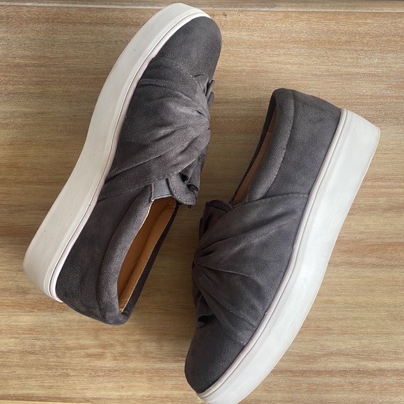 Catherine Malandrino Drapie Suede platform Slip-on, size 8.5 - Picture 3 of 8